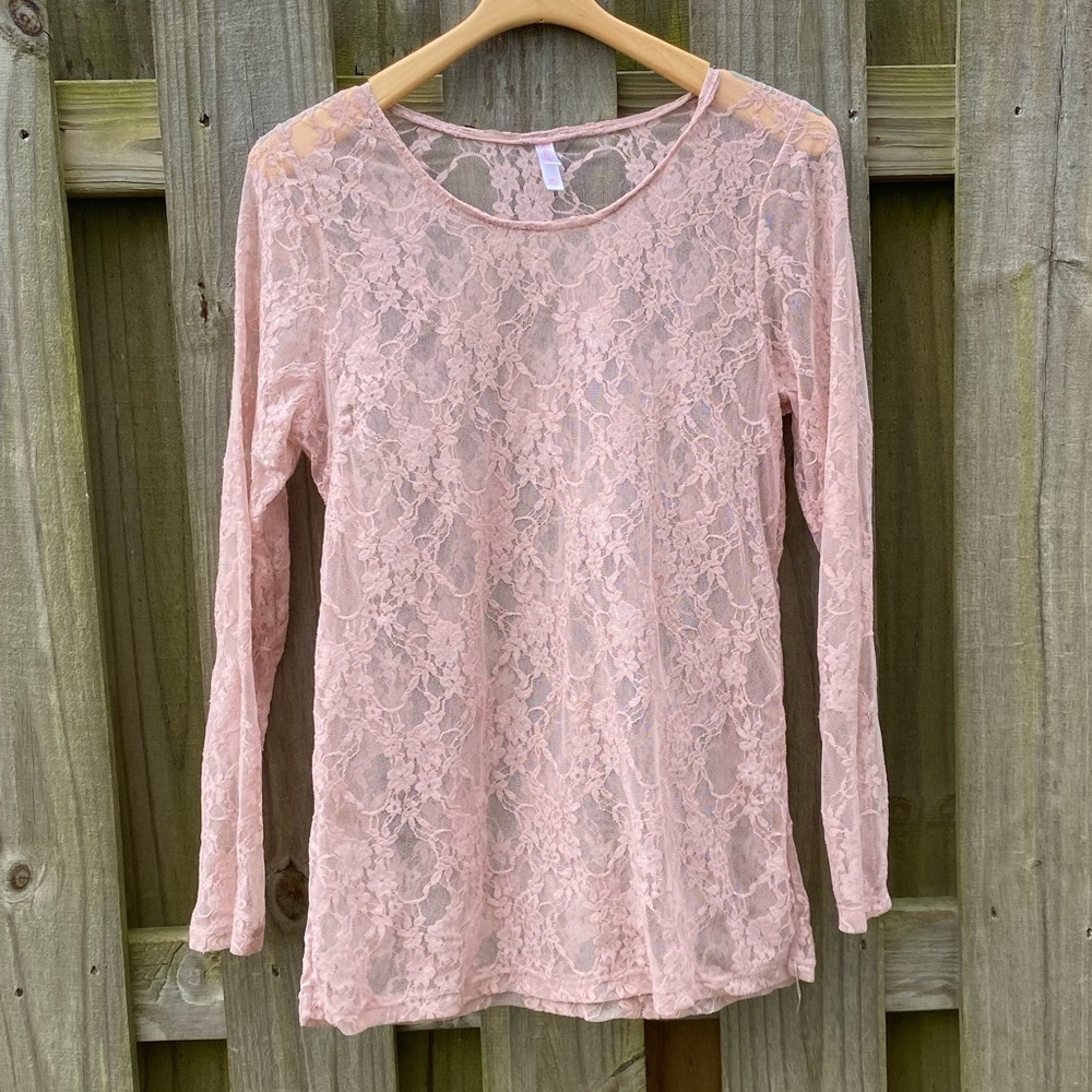 Xhilaration Blush Pink Lace Floral Top 💕🌷
